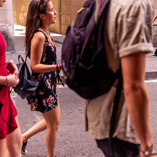 TARIFAS ESPECIALES PARA GRUPOS Y LARGA ESTANCIA.